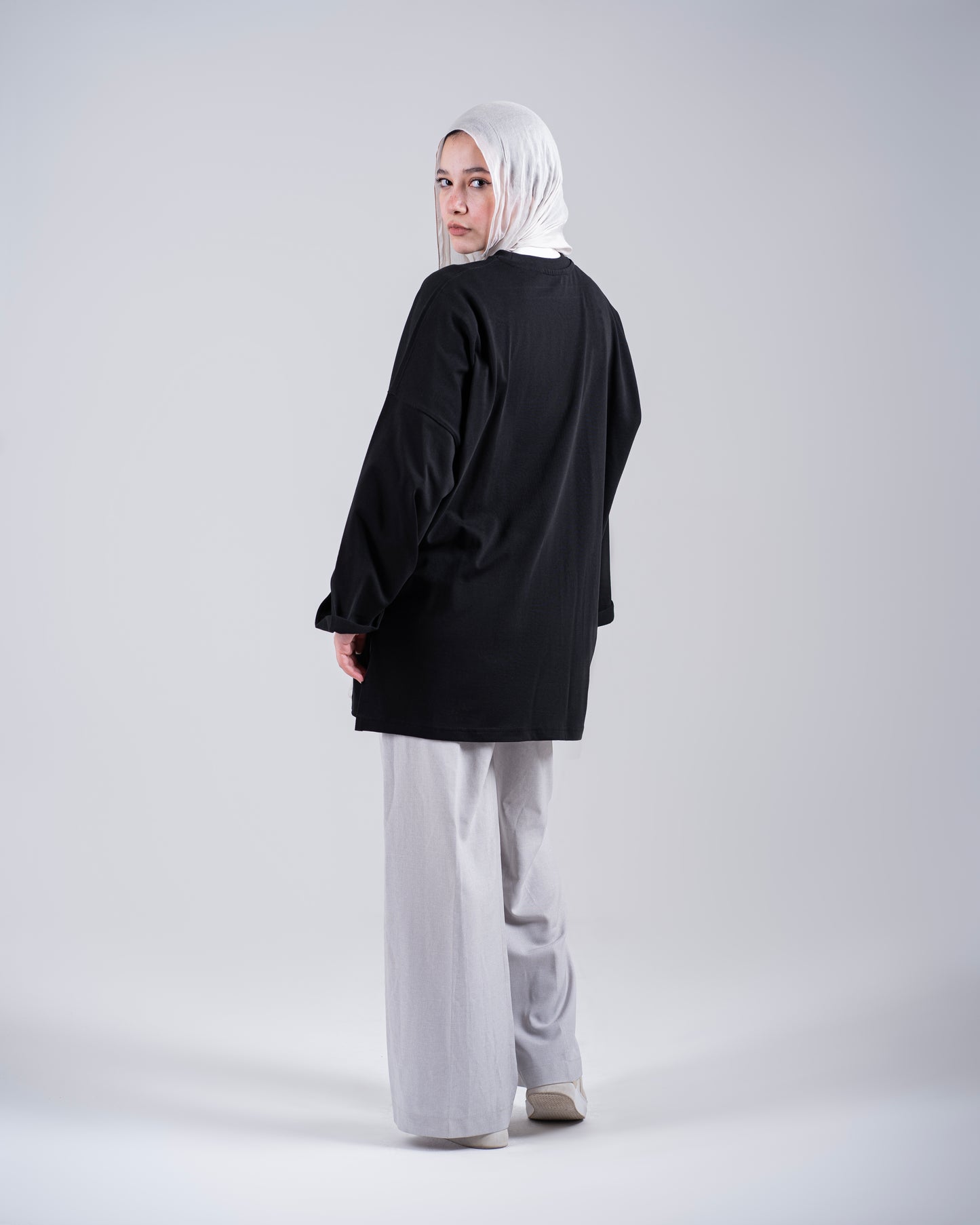 Essential Long Sleeve Tee - Black