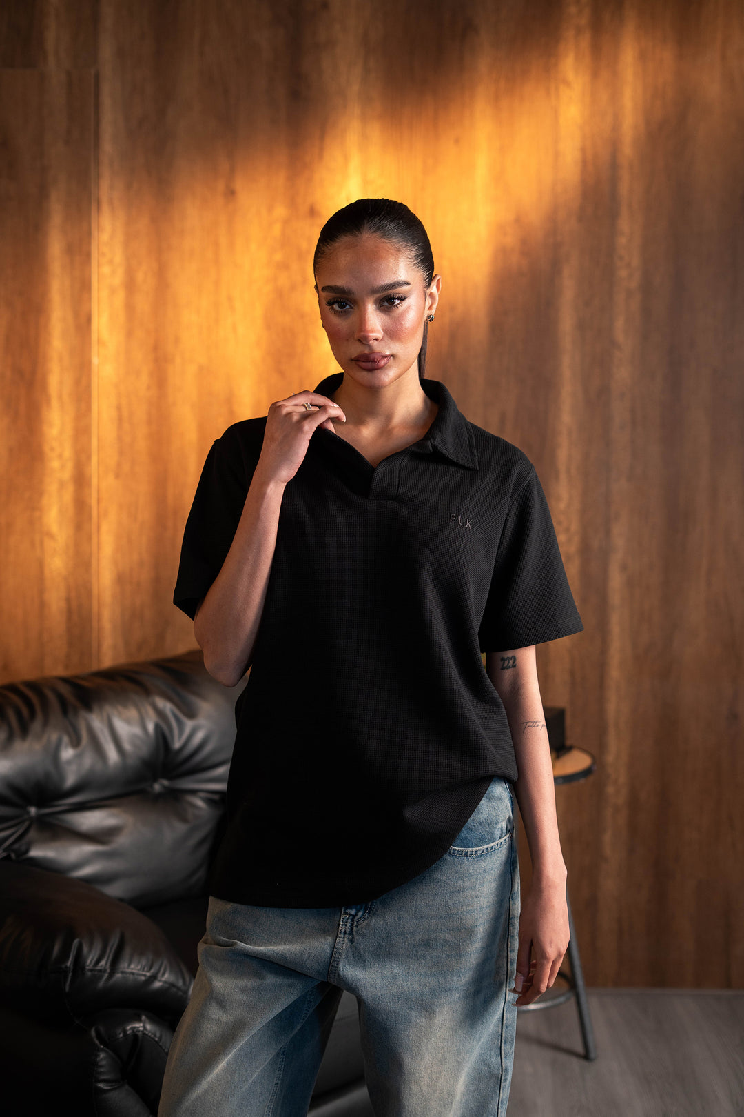 Biscuit Collar Tee – Black