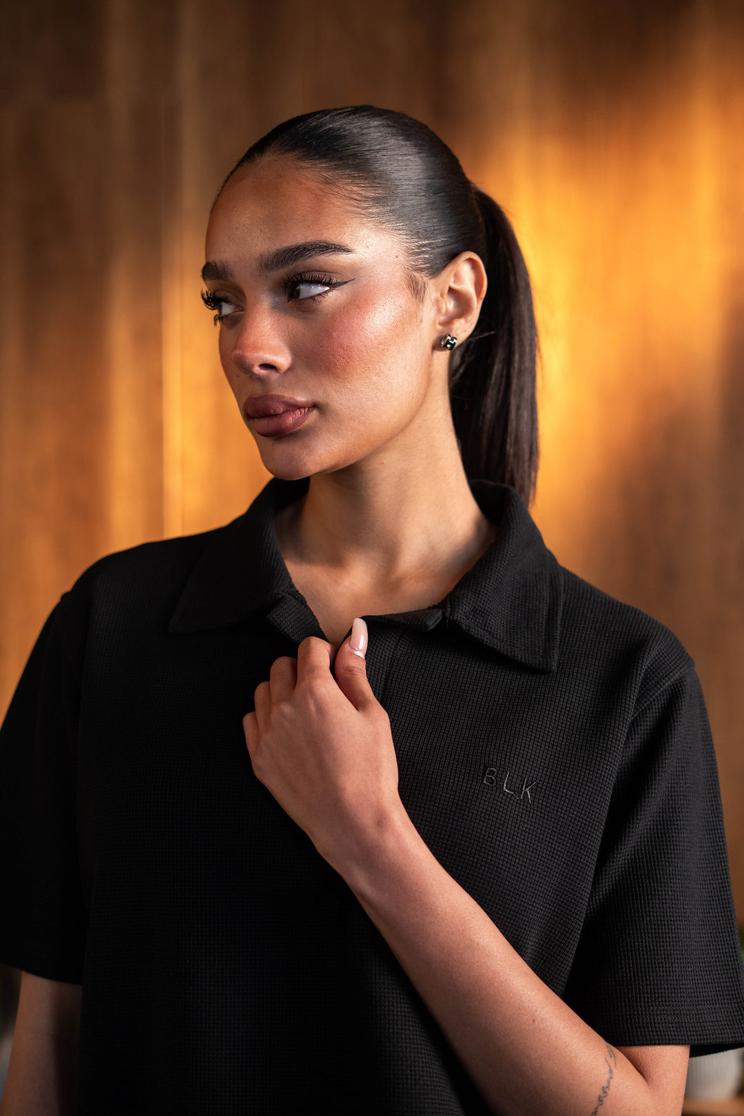 Biscuit Collar Tee – Black